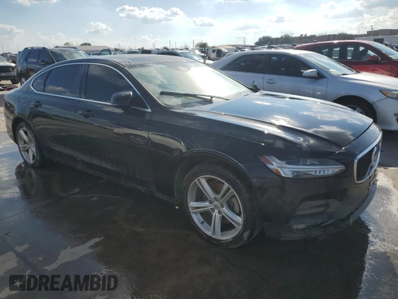 2018 Volvo S90 Momentum with VIN LVY102AK0JP050446, listed as a Copart auction lot 70877574 with 125,872 mi miles and Clean Title. Bid and sale history available at carsss.com. Image 4.