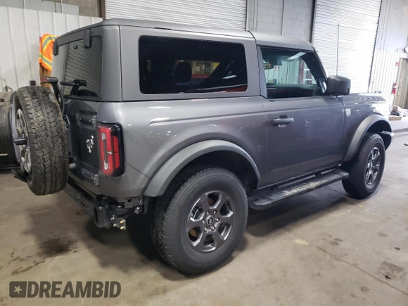 2023 Ford Bronco z VIN 1FMDE5AH9PLB83620, wystawiony jako Copart lot #60644035 z przebiegiem 6 700 mil mil oraz Szkoda całkowita • Salvage title. Historia ofert i sprzedaży dostępna na DreamBid. Obrazek 3.