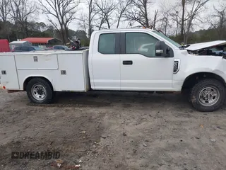2017 Ford F-250 XL z VIN 1FD7X2A60HEC65973, wystawiony jako IAAI lot #41190935 z przebiegiem 202 195 mil mil oraz . Historia ofert i sprzedaży dostępna na DreamBid. Obrazek 13.