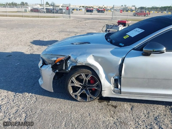2018 Kia Stinger GT1 with VIN KNAE45LC6J6028524, listed as a IAAI auction lot 41781169 with 64,806 mi miles. Bid and sale history available at carsss.com. Image 6.