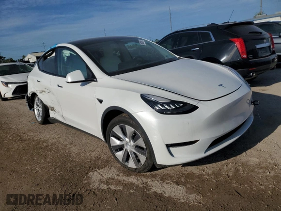 2021 Tesla Model Y Standard Range z VIN 5YJYGDED4MF107030, wystawiony jako Copart lot #66382913 z przebiegiem 39 024 mil mil oraz Szkoda całkowita • Salvage title. Historia ofert i sprzedaży dostępna na DreamBid. Obrazek 4.
