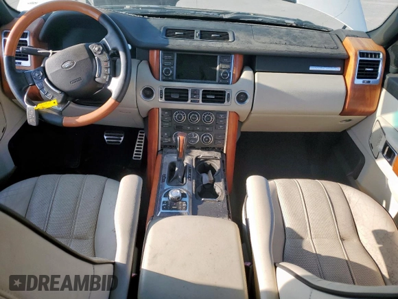 2010 Land Rover Range Rover SC z VIN SALMF1E43AA313016, wystawiony jako Copart lot #54191085 z przebiegiem Nie podano mil oraz Czysty tytuł • Clean title. Historia ofert i sprzedaży dostępna na DreamBid. Obrazek 8.