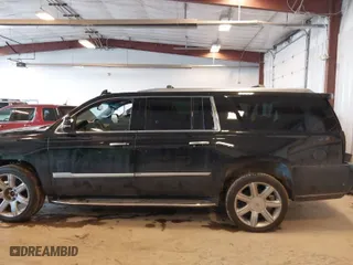 2018 Cadillac Escalade ESV Luxury with VIN 1GYS4HKJ7JR170011, listed as a IAAI auction lot 41633005 with 1 mi miles. Bid and sale history available at carsss.com. Image 14.