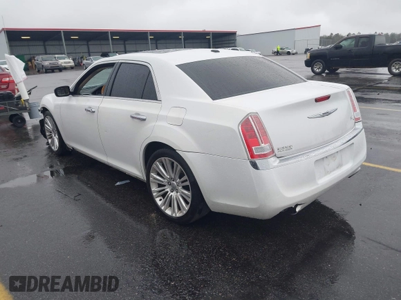 2014 Chrysler 300 with VIN 2C3CCAEG1EH380389, listed as a IAAI auction lot 41544101 with 186,314 mi miles. Bid and sale history available at carsss.com. Image 3.