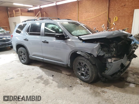 2023 Honda Pilot TrailSport with VIN 5FNYG1H6XPB009572, listed as a Copart auction lot 83375294 with 33,482 mi miles and Salvage Title. Bid and sale history available at carsss.com. Image 4.