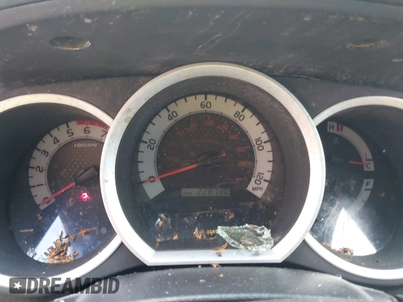 2014 Toyota Tacoma PreRunner z VIN 5TFJU4GN8EX057773, wystawiony jako IAAI lot #42020511 z przebiegiem 228 730 mil mil oraz . Historia ofert i sprzedaży dostępna na DreamBid. Obrazek 7.