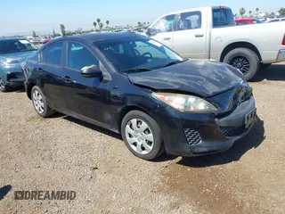 2013 Mazda 3 i Sport z VIN JM1BL1UP5D1785371, wystawiony jako IAAI lot #42325434 z przebiegiem 94 841 mil mil oraz . Historia ofert i sprzedaży dostępna na DreamBid. Obrazek 1.