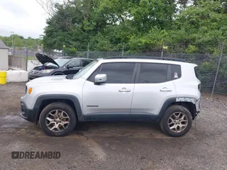 2015 Jeep Renegade Latitude z VIN ZACCJBBT2FPC28341, wystawiony jako IAAI lot #42286301 z przebiegiem 120 676 mil mil oraz . Historia ofert i sprzedaży dostępna na DreamBid. Obrazek 14.