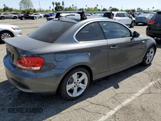 2013 BMW 1 Series 128i z VIN WBAUP7C5XDVP25110, wystawiony jako Copart lot #58033485 z przebiegiem 88 989 mil mil oraz Szkoda całkowita • Salvage title. Historia ofert i sprzedaży dostępna na DreamBid. Obrazek 3.