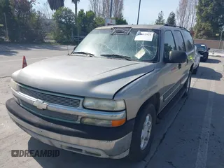 2003 Chevrolet Suburban LS with VIN 1GNEC16TX3J108085, listed as a IAAI auction lot 41892925 with 111,084 mi miles. Bid and sale history available at carsss.com. Image 6.