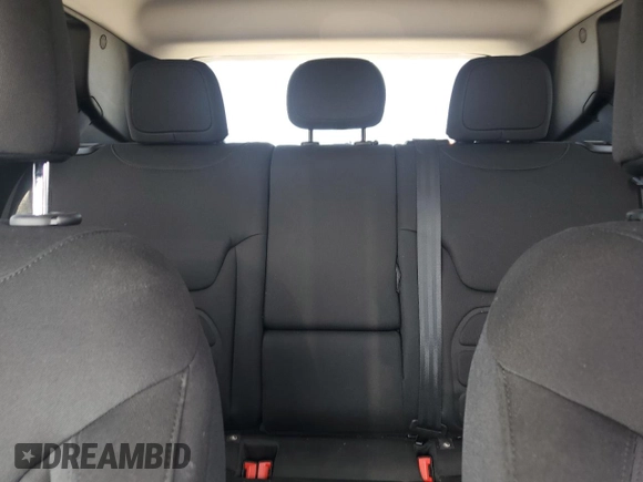 2018 Jeep Renegade Latitude z VIN ZACCJABB4JPJ05504, wystawiony jako Copart lot #52920915 z przebiegiem 107 475 mil mil oraz Szkoda całkowita • Salvage title. Historia ofert i sprzedaży dostępna na DreamBid. Obrazek 10.