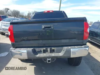 2018 Toyota Tundra SR5 z VIN 5TFDW5F12JX694518, wystawiony jako IAAI lot #41663831 z przebiegiem 183 220 mil mil oraz . Historia ofert i sprzedaży dostępna na DreamBid. Obrazek 17.