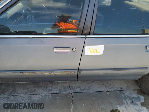 1996 Oldsmobile Cutlass Ciera 1SA VX5 z VIN 1G3AJ55M3T6326130, wystawiony jako Copart lot #73877264 z przebiegiem 74 073 mil mil oraz Szkody całkowita. Historia ofert i sprzedaży dostępna na DreamBid. Obrazek 12.