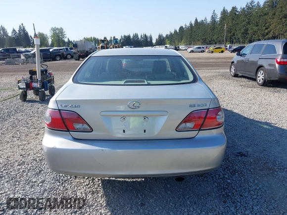 2003 Lexus ES with VIN JTHBF30G836006554, listed as a IAAI auction lot 42098937 with 176,516 mi miles. Bid and sale history available at carsss.com. Image 16.