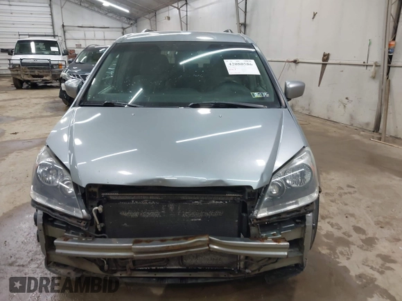 2006 Honda Odyssey EX with VIN 5FNRL38446B044231, listed as a IAAI auction lot 42080586 with 211,908 mi miles. Bid and sale history available at carsss.com. Image 12.