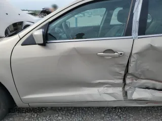2010 Ford Fusion SE с VIN 3FAHP0HA2AR119509, выставлен на аукционе Copart как лот 57247985 с пробегом 102 219 миль миль и Списание • Salvage title. История ставок и продаж доступна на DreamBid. Изображение 7.