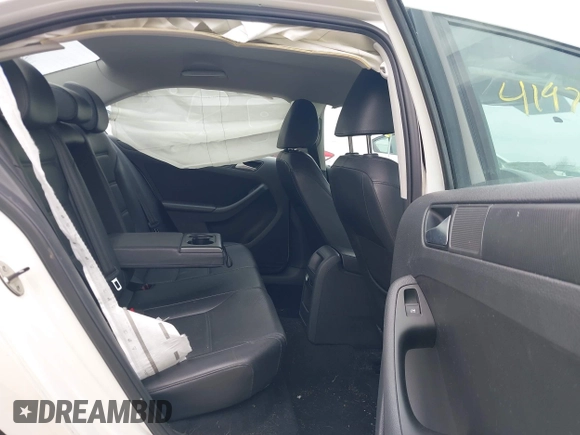 2014 Volkswagen Jetta SE z VIN 3VWD17AJ8EM211169, wystawiony jako IAAI lot #41978416 z przebiegiem 141 545 mil mil oraz . Historia ofert i sprzedaży dostępna na DreamBid. Obrazek 8.