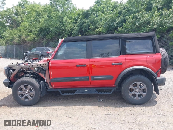 2023 Ford Bronco z VIN 1FMDE5BH8PLB24394, wystawiony jako IAAI lot #42449638 z przebiegiem 96 046 mil mil oraz . Historia ofert i sprzedaży dostępna na DreamBid. Obrazek 15.