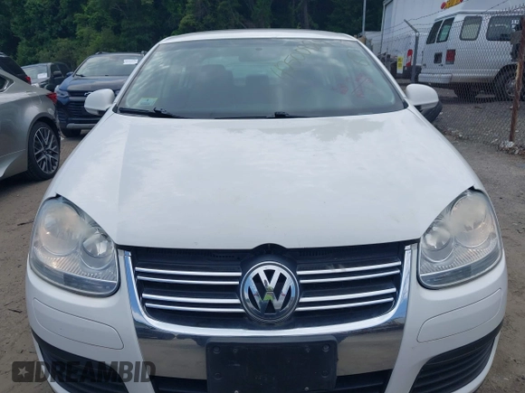 2010 Volkswagen Jetta Wolfsburg Edition with VIN 3VWRJ7AJ1AM152563, listed as a IAAI auction lot 42500824 with 165,125 mi miles and . Bid and sale history available at DreamBid. Image 6.