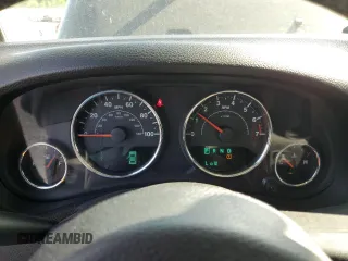 2012 Jeep Wrangler Sahara z VIN 1C4AJWBG6CL236704, wystawiony jako Copart lot #55099555 z przebiegiem 102 180 mil mil oraz Szkoda całkowita • Salvage title. Historia ofert i sprzedaży dostępna na DreamBid. Obrazek 9.