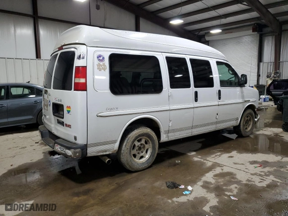 2005 GMC Savana Cargo Van YF7 Upfitter with VIN 1GDFG15T351212872, listed as a Copart auction lot 43239545 with 163,499 mi miles and Salvage Title. Bid and sale history available at carsss.com. Image 3.