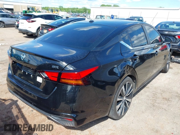 2020 Nissan Altima SR z VIN 1N4BL4CV1LC234428, wystawiony jako IAAI lot #42161915 z przebiegiem 98 499 mil mil oraz . Historia ofert i sprzedaży dostępna na DreamBid. Obrazek 4.