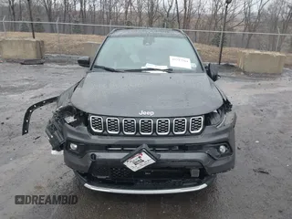 2024 Jeep Compass Limited z VIN 3C4NJDCN0RT162261, wystawiony jako IAAI lot #41727504 z przebiegiem 870 mil mil oraz . Historia ofert i sprzedaży dostępna na DreamBid. Obrazek 11.