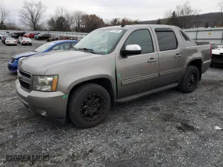 2009 Chevrolet Avalanche LT w/2LT with VIN 3GNFK22069G219929, listed as a Copart auction lot 82619804 with 189,811 mi miles and Salvage Title. Bid and sale history available at carsss.com. Image 1.
