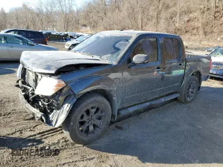 2018 Nissan Frontier PRO-4X with VIN 1N6AD0EV3JN739443, listed as a Copart auction lot 42411685 with 117,652 mi miles and Salvage Title. Bid and sale history available at carsss.com. Image 1.