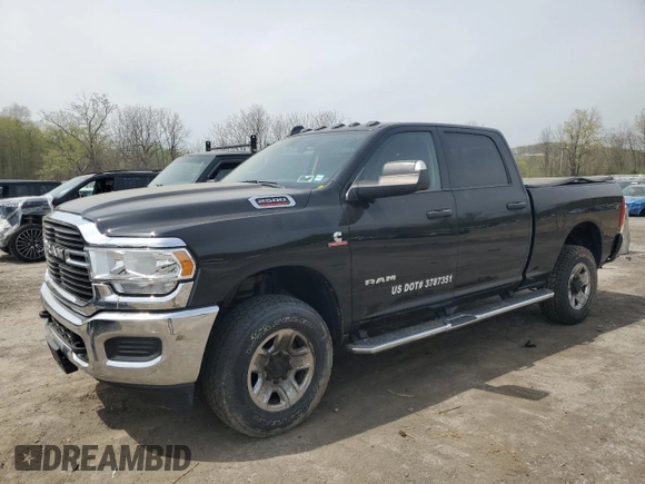 2020 Ram 2500 Tradesman z VIN 3C6UR5CL7LG308879, wystawiony jako Copart lot #54360765 z przebiegiem 90 774 mil mil oraz Szkoda całkowita • Salvage title. Historia ofert i sprzedaży dostępna na DreamBid. Obrazek 1.