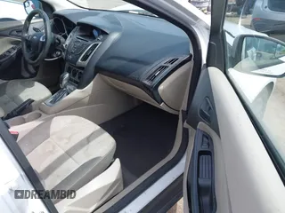 2012 Ford Focus SE с VIN 1FAHP3F2XCL121264, выставлен на аукционе IAAI как лот 42243139 с пробегом 189 442 миль миль и . История ставок и продаж доступна на DreamBid. Изображение 5.