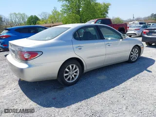 2002 Lexus ES 300 with VIN JTHBF30G220055704, listed as a IAAI auction lot 41994536 with 326,282 mi miles. Bid and sale history available at carsss.com. Image 4.