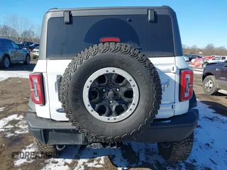 2023 Ford Bronco z VIN 1FMEE5DP1PLC08565, wystawiony jako IAAI lot #41610564 z przebiegiem 19 244 mil mil oraz . Historia ofert i sprzedaży dostępna na DreamBid. Obrazek 16.