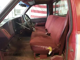 1988 Chevrolet Silverado 3500 z VIN 1GCGC34K9JE116935, wystawiony jako Copart lot #72621064 z przebiegiem 160 593 mil mil oraz Tytuł czysty. Historia ofert i sprzedaży dostępna na DreamBid. Obrazek 7.