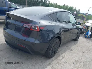 2024 Tesla Model Y с VIN 7SAYGDEDXRF054960, выставлен на аукционе IAAI как лот 42585098 с пробегом 17 703 миль миль и . История ставок и продаж доступна на DreamBid. Изображение 4.