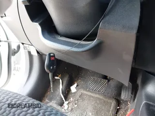 2016 Nissan Note S z VIN 3N1CE2CP0GL384560, wystawiony jako IAAI lot #41816395 z przebiegiem 96 941 mil mil oraz . Historia ofert i sprzedaży dostępna na DreamBid. Obrazek 11.