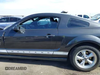2007 Ford Mustang Deluxe with VIN 1ZVHT80N375355775, listed as a IAAI auction lot 41550537 with Not Provided miles. Bid and sale history available at carsss.com. Image 13.