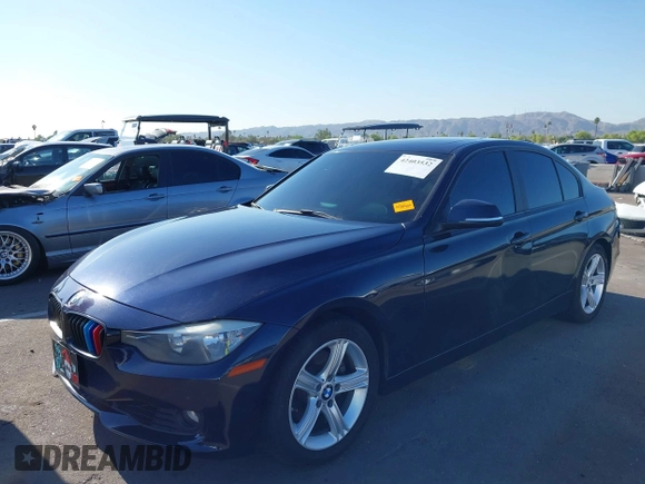 2014 BMW 3 Series 328i z VIN WBA3C1C58EK115326, wystawiony jako IAAI lot #42403532 z przebiegiem 135 348 mil mil oraz . Historia ofert i sprzedaży dostępna na DreamBid. Obrazek 17.