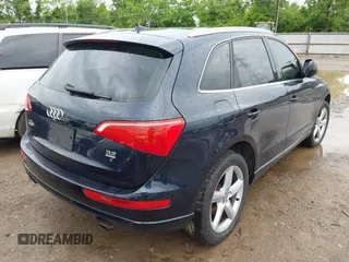 2010 Audi Q5 Premium Plus z VIN WA1LKAFP3AA087285, wystawiony jako IAAI lot #42317420 z przebiegiem 130 793 mil mil oraz . Historia ofert i sprzedaży dostępna na DreamBid. Obrazek 4.