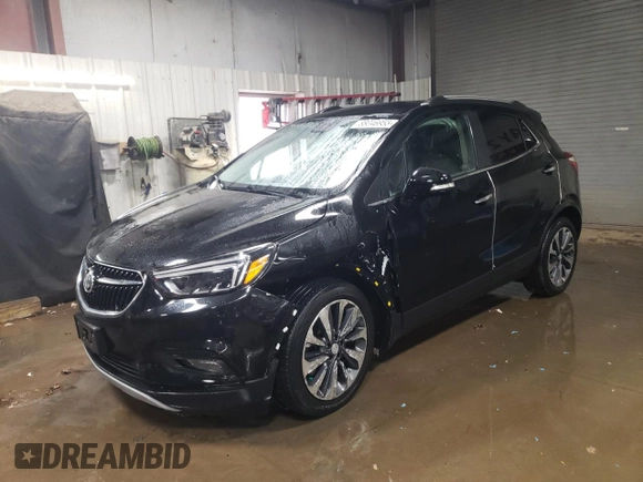2020 Buick Encore Essence z VIN KL4CJGSB6LB045867, wystawiony jako Copart lot #88046955 z przebiegiem 37 595 mil mil oraz Szkody całkowita. Historia ofert i sprzedaży dostępna na DreamBid. Obrazek 1.