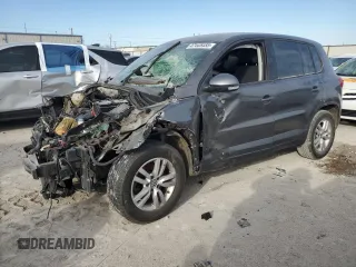 2012 Volkswagen Tiguan SE z VIN WVGAV7AX0CW002077, wystawiony jako Copart lot #47445455 z przebiegiem Nie podano mil oraz Nie do naprawy. Historia ofert i sprzedaży dostępna na DreamBid. Obrazek 1.