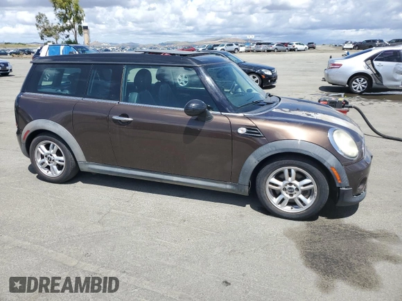 2011 MINI Clubman with VIN WMWZF3C55BTY00516, listed as a Copart auction lot 56786525 with 138,192 mi miles and Clean Title. Bid and sale history available at DreamBid. Image 4.