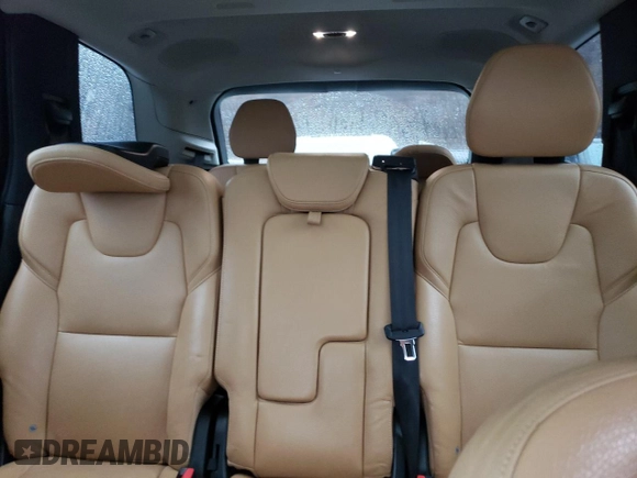 2016 Volvo XC90 T6 Momentum with VIN YV4A22PK1G1050196, listed as a Copart auction lot 71748792 with 137,525 mi miles. Bid and sale history available at carsss.com. Image 10.