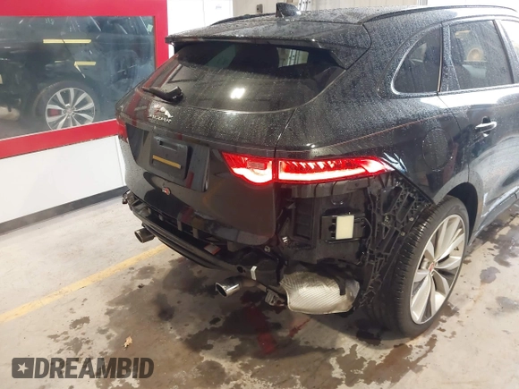 2017 Jaguar F-Pace 35t R-Sport with VIN SADCL2BV3HA068568, listed as a IAAI auction lot 41437570 with 39,025 mi miles and . Bid and sale history available at DreamBid. Image 17.