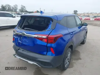 2021 Kia Seltos LX z VIN KNDEPCAA9M7076887, wystawiony jako IAAI lot #42346594 z przebiegiem 39 497 mil mil oraz . Historia ofert i sprzedaży dostępna na DreamBid. Obrazek 4.