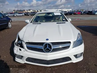 2011 Mercedes-Benz SL 550 z VIN WDBSK7BA8BF163043, wystawiony jako IAAI lot #41421075 z przebiegiem 36 875 mil mil oraz . Historia ofert i sprzedaży dostępna na DreamBid. Obrazek 12.