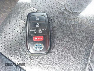 2022 Toyota Sienna LE z VIN 5TDKRKEC9NS118226, wystawiony jako IAAI lot #42535412 z przebiegiem 74 084 mil mil oraz . Historia ofert i sprzedaży dostępna na DreamBid. Obrazek 11.