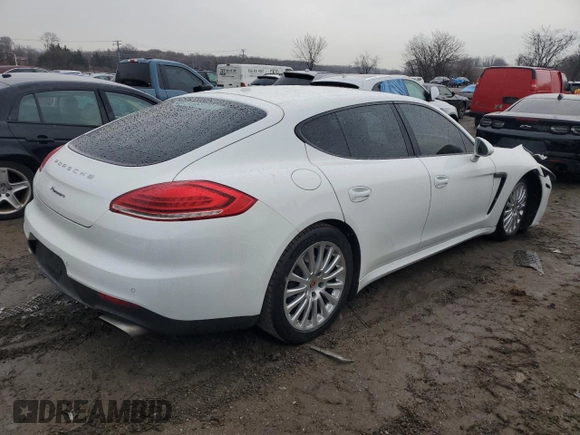 2015 Porsche Panamera 4 with VIN WP0AA2A73FL003376, listed as a Copart auction lot 47067405 with 92,308 mi miles and Salvage Title. Bid and sale history available at DreamBid. Image 3.