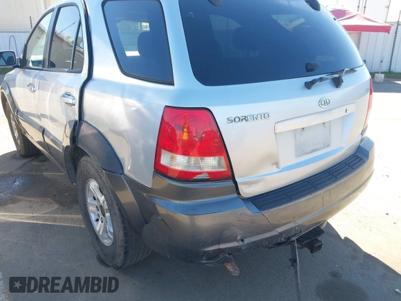 2004 Kia Sorento LX z VIN KNDJD733X45297844, wystawiony jako IAAI lot #41510715 z przebiegiem 222 676 mil mil oraz . Historia ofert i sprzedaży dostępna na DreamBid. Obrazek 6.