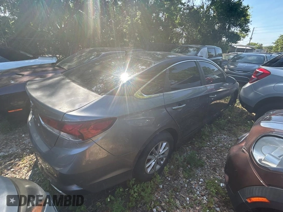 2018 Hyundai Sonata SE with VIN 5NPE24AF9JH613295, listed as a Copart auction lot 54958675 with 121,044 mi miles and Salvage Title. Bid and sale history available at carsss.com. Image 4.